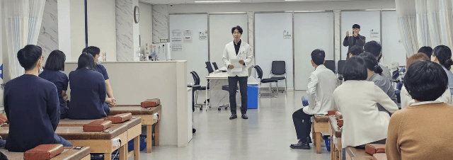 목포신세계병원 채기환 대표원장이 2026년 시무식 개회사를 하고 있는 모습